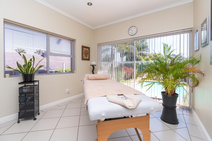 6 Bedroom Property for Sale in Milnerton Western Cape